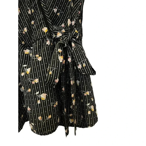 Sienna Sky black wrap blouse with tie‎ size small - Picture 6 of 6